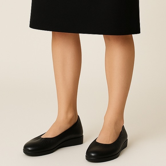 Aetrex Black Leather Brianna Ballet Flat - Picture 1 of 8